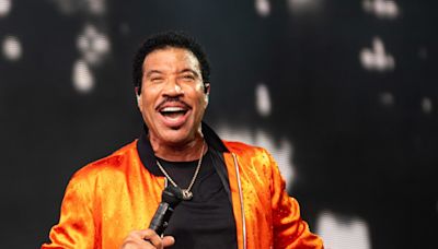 How Lionel Richie Made Music History And Stacked A $200 Million Net Worth