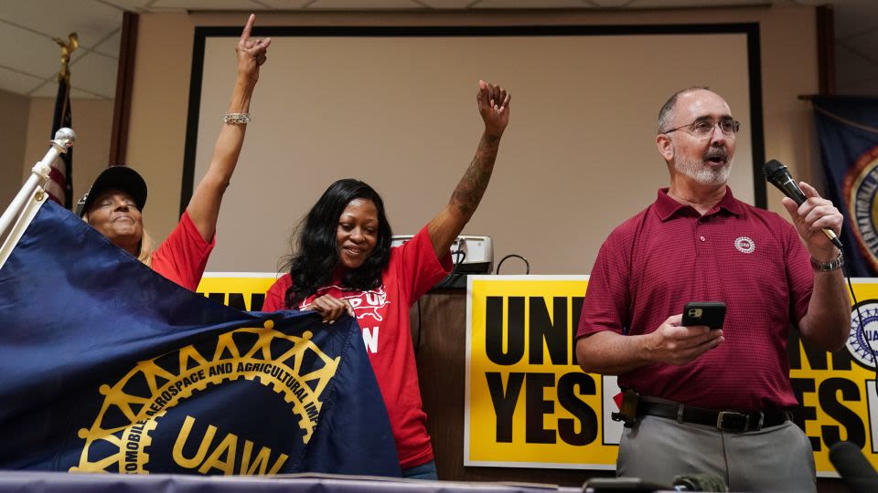 The anti-union South is starting to crack