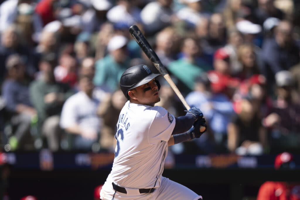 Mariners Option Luis Urias