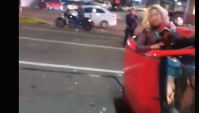 VIDEO: Lady Hawái, así bautizaron en Querétaro a mujer que chocó auto y presumió influyentismo