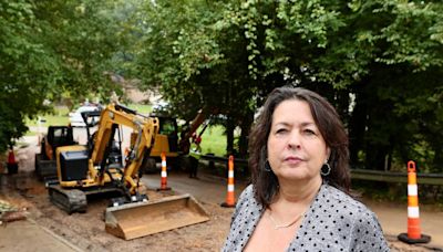 Utility crew was digging in front of SC woman’s house. A sinkhole opened near her driveway