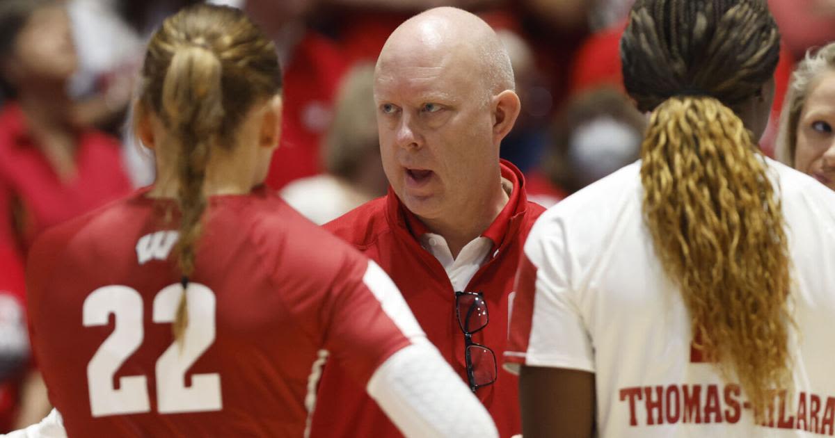 The details on the new contract giving Wisconsin volleyball coach Kelly Sheffield a raise