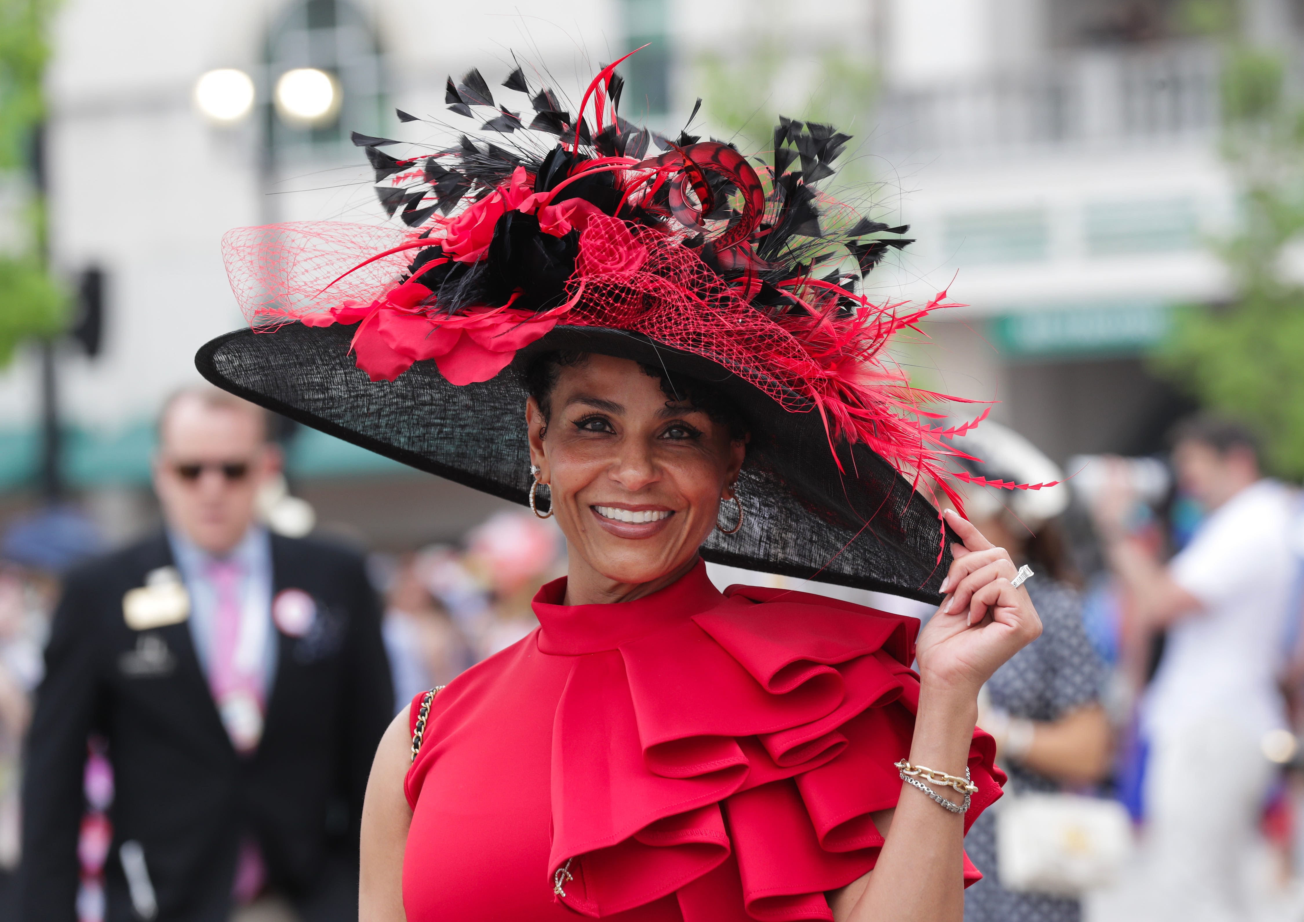 Head-turning hats, bold Kentucky Derby dresses lead fashion at 150th Run for the Roses