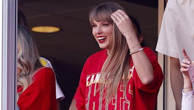 Kansas City Chiefs’ Nod to Taylor Swift in ‘Winning’ Photo Goes Viral