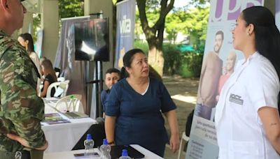 Estrategia en Medellín de empleo y educación busca evitar reclutamiento ilegal de soldados