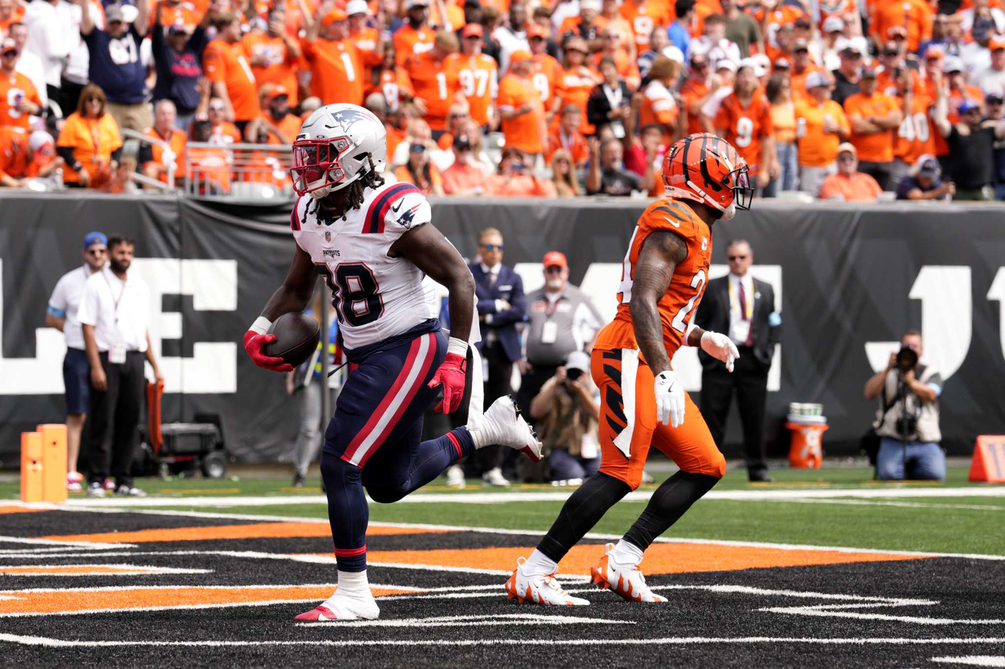 Patriots win Jerod Mayo's debut as coach, beating mistake-prone Bengals 16-10