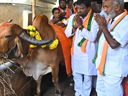 BJP Kisan Morcha performs purification ritual at Labbipet temple in Vijayawada