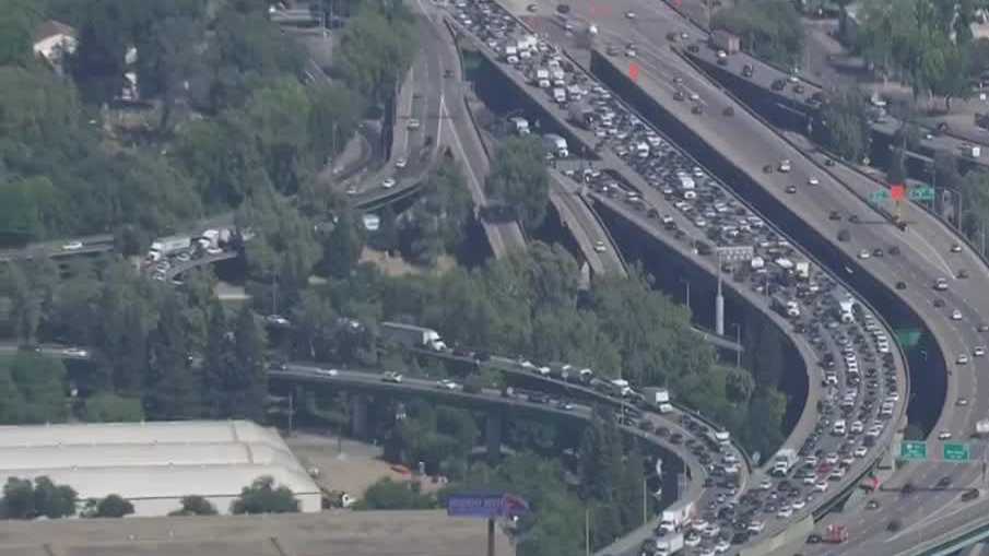 Crash causes major backup on westbound Highway 50 in West Sacramento