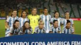 La selección argentina viaja rumbo a su primera victoria en un Mundial