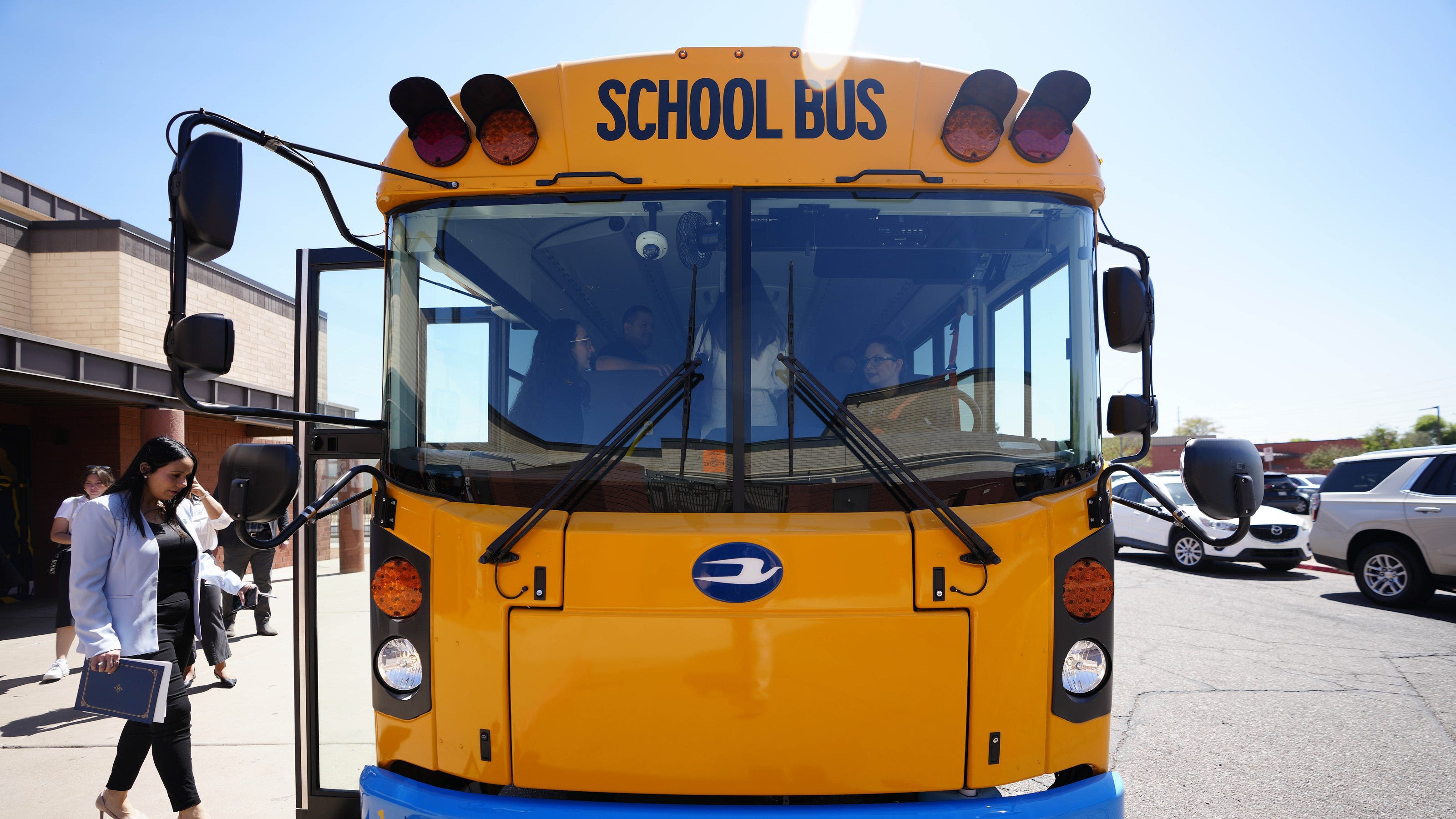 Quieter, cleaner electric school buses hit Phoenix streets. Why they're good for kids