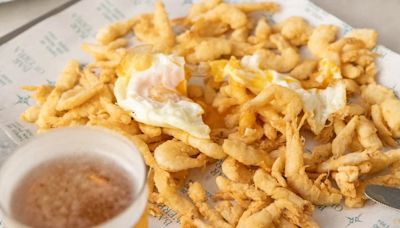 El restaurante que hace la mejor fritura de todo Málaga: calamares, cazón y boquerones en un bar fundado en 1954