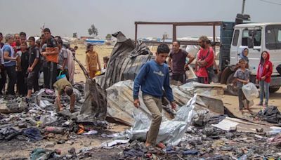 Al menos tres muertos en nuevos bombardeos israelíes contra un campo de desplazados en Rafá