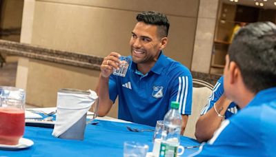 Video: el comentario de Leo Castro en el camerino de Millonarios con la llegada de Falcao que desató risas