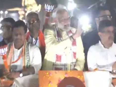 PM Narendra Modi's maiden roadshow in Kolkata witnesses sea of humanity