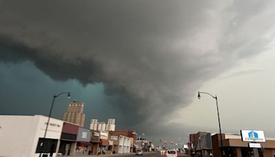 US had 300 tornadoes in April, second-most on record: What state had the most?