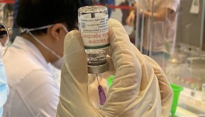 AZ疫苗首認存「血栓風險」！疾管署：有新事證5年內可重提疫苗救濟