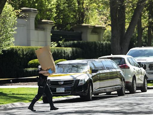 Toronto police seek suspect vehicle after security guard shot outside Drake's mansion