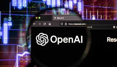 OpenAI擬找博通打造AI晶片！強強聯手衝破「輝達障礙」？解析奧特曼AI大局