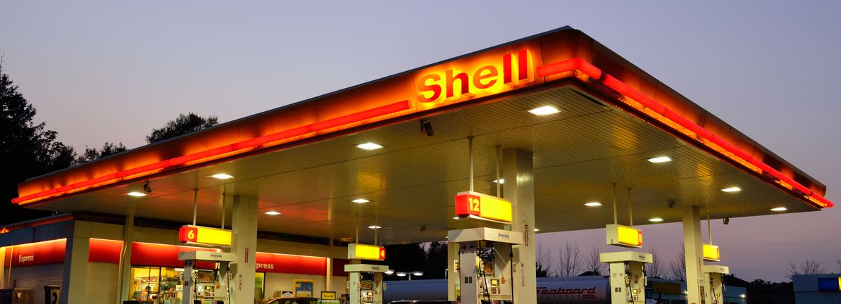 Shell plc (LON:SHEL) is largely controlled by institutional shareholders who own 65% of the company
