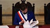 Gabriel Boric recibe el nuevo proyecto de la Constitución para Chile y convoca a un plebiscito