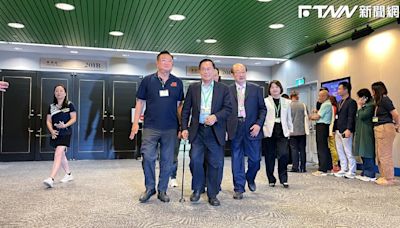 陳水扁低調出席民進黨全代會投票 燦笑揮手致意