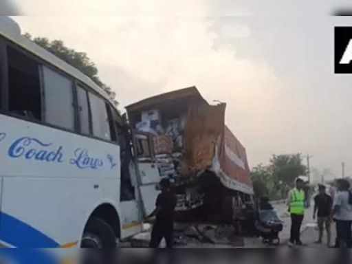 2 dead, 16 injured after bus collides with truck in Hathras | Agra News - Times of India