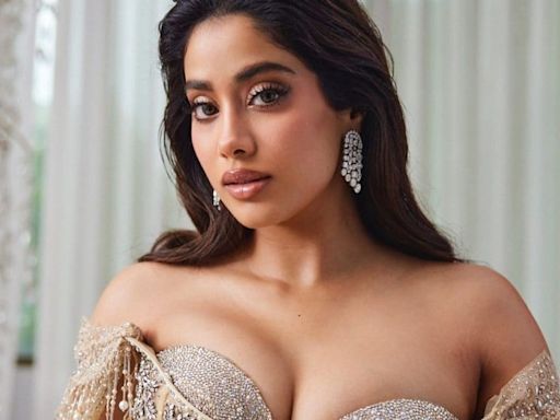 Janhvi Kapoor Opens Up About Her Period: 'I Don't Feel Pain While Shooting, But It's Paralysing When...' - News18