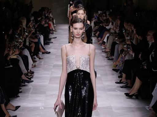 Giorgio Armani Privé Taps Into the 'Serenity' of Pearls for Fall 2024