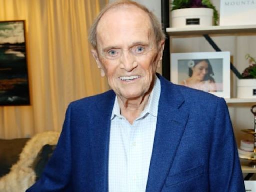 Late Bob Newhart Made History With His Sitcom Newhart's Iconic Ending; Here's How