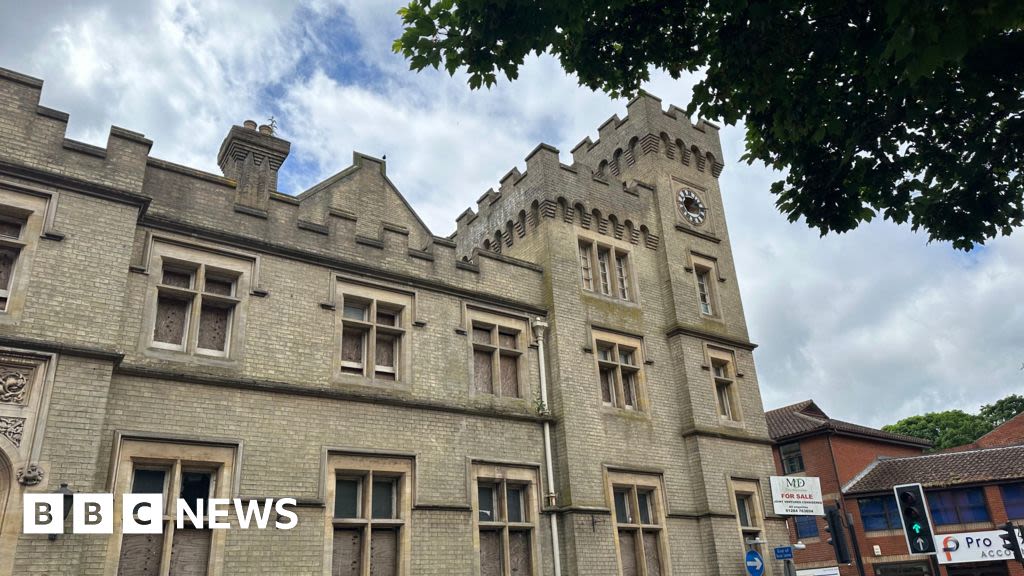 Historic Suffolk County Hall could become 40 new flats