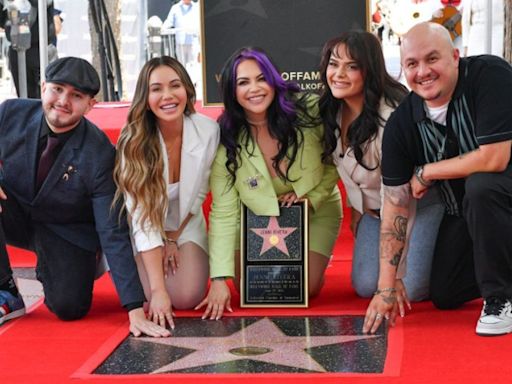 Jenni Rivera recibe estrella póstuma en el Paseo de la Fama de Hollywood