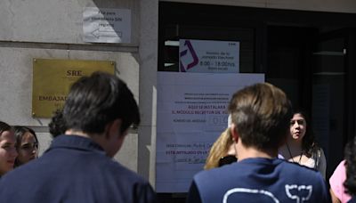 Los mexicanos en España acuden a votar para elegir a su próxima presidenta