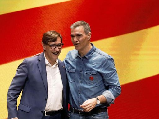 Sánchez se pasea por sorpresa por Tarragona el último día de campaña electoral en Cataluña