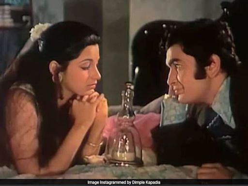 The Reason Raj Kapoor Met Dimple Kapadia When She Was 12: "Was Suffering From Leprosy"