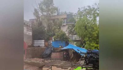 Delhi rain chaos continues: Labourers feared trapped as wall collapses in Vasant Vihar amid heavy rain | Business Insider India