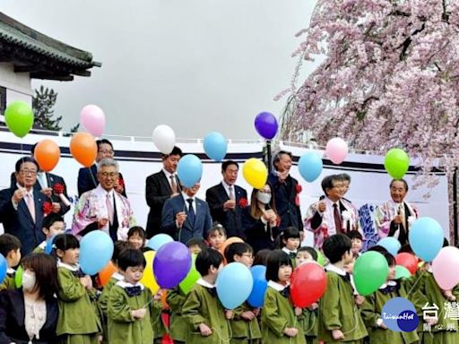 日本弘前市櫻花祭開幕 臺南觀旅局應邀到場宣傳臺南400