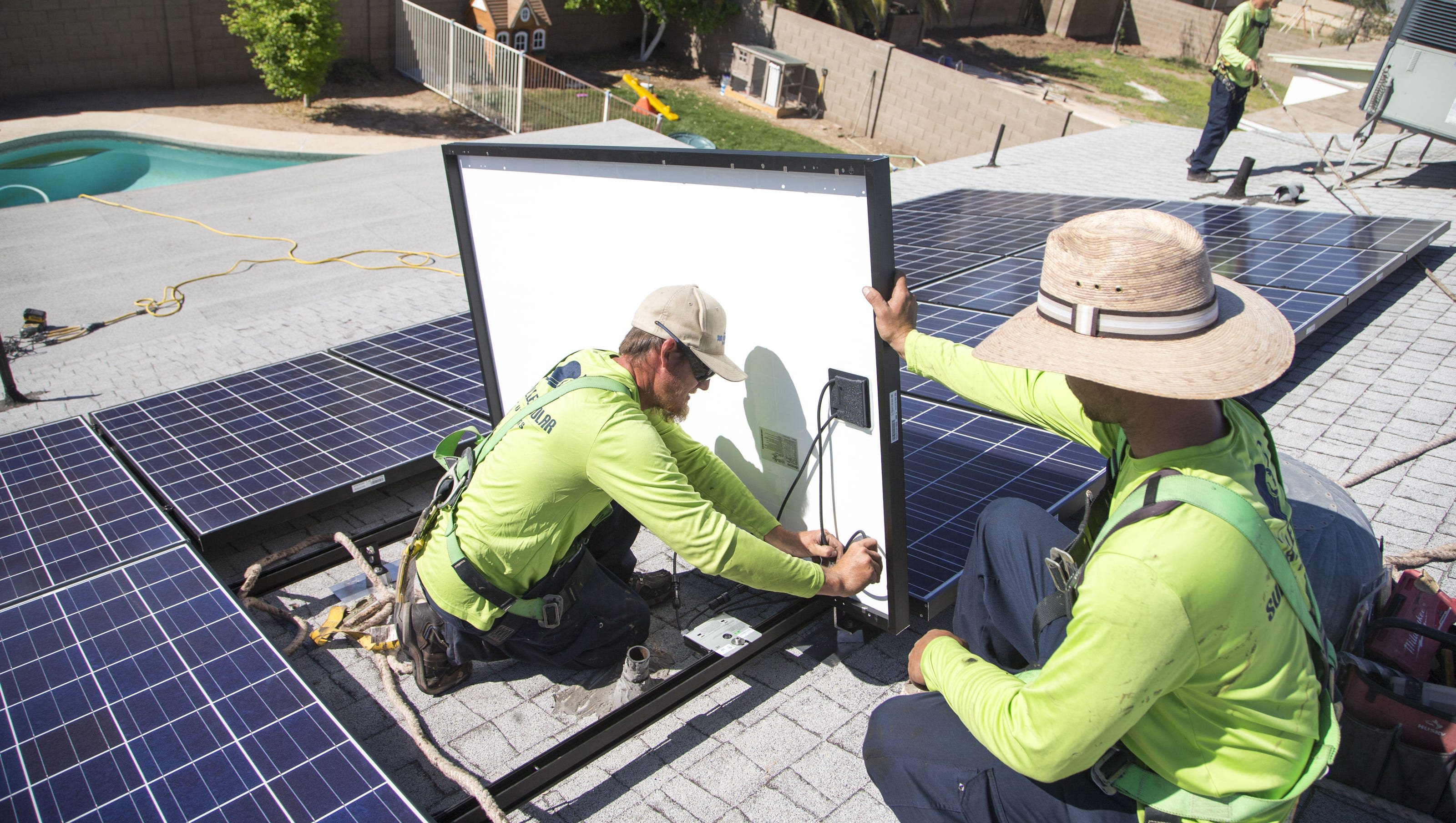 Rooftop solar power: Nonprofit group wants to raise awareness among Phoenix-area homeowners