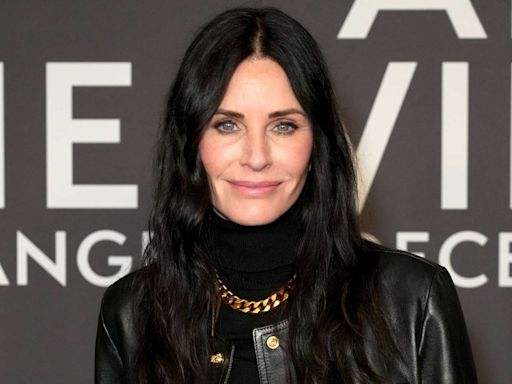 Courteney Cox Teams Up with Shark and Reveals She Has Actually Cleaned a Vacuum, Like Monica Geller (Exclusive)