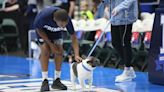 Dos jugadores enfrentan las tensiones de la NBA, gracias a sus perros