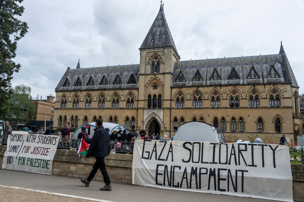 Universities must take action to ensure Jewish not harassed during Gaza protests, No 10 says