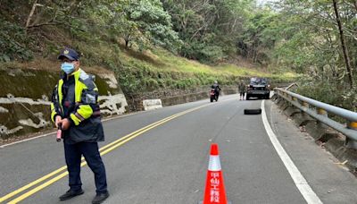 南橫公路自小客車三輪驚魂記 旗警即時協助交管