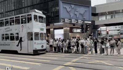 Mainland tourists overwhelm tram station in Central during the May Day holiday - Dimsum Daily