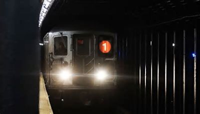 A 16-Year-Old Girl Dies While Walking on the G-Train Tracks