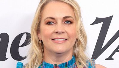 Melissa Joan Hart floors fans with shot of her eye-popping bathroom with small black toilet and tigers on the wall