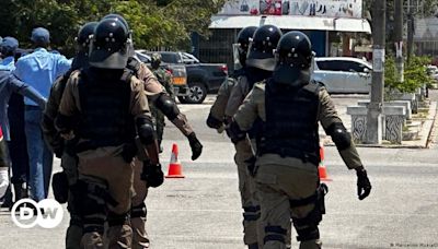 Sociedade civil moçambicana repudia violência policial – DW – 07/06/2024
