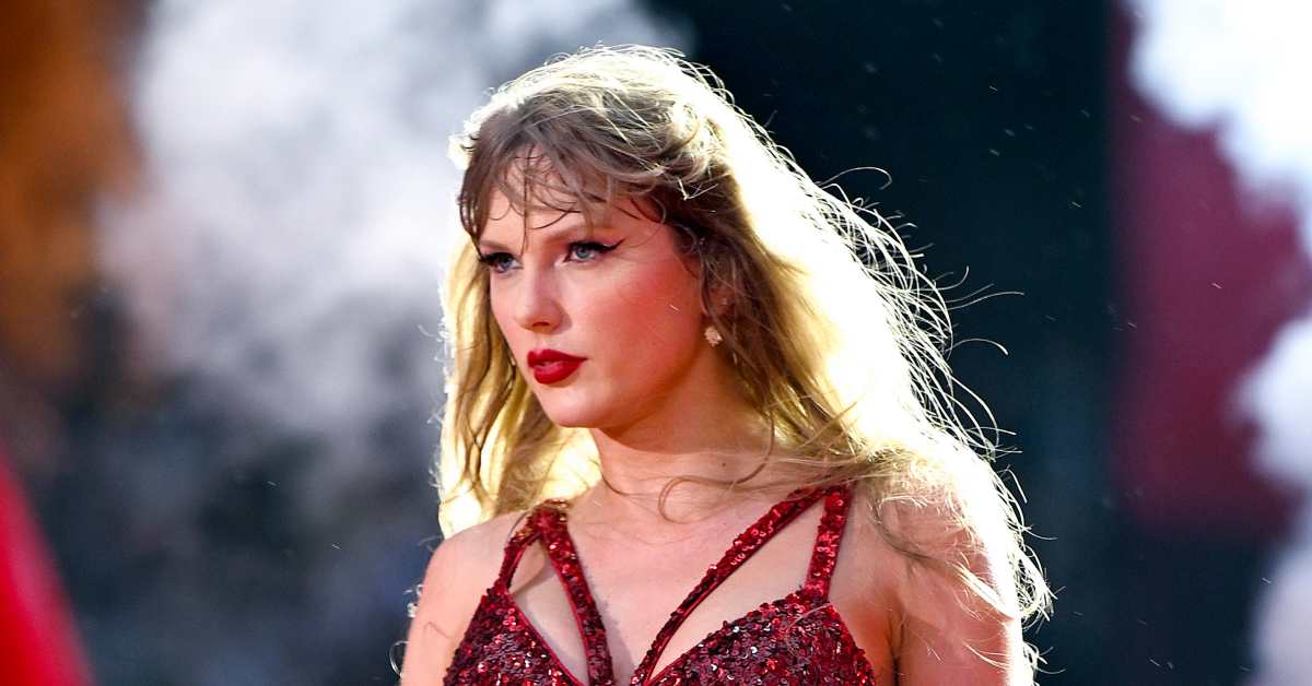 Taylor Swift Fans ‘Disappointed’ Over Singer’s New Photo With Controversial Celebrity