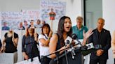 Manifestantes piden en Ayuntamiento de Miami que Carollo deje el cargo