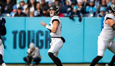 PFF Ranks Jaguars' Trevor Lawrence the No. 3 Player Under 25