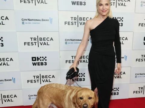 Selma Blair Brings Along Dog ‘Scout’ to Tribeca Film Festival