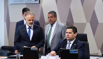 CCJ do Senado adia votação de PEC do Marco Temporal após ação de governo e Gilmar Mendes; entenda